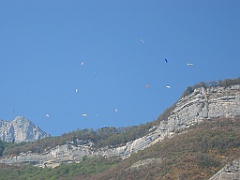 Nuée de parapentes 09
